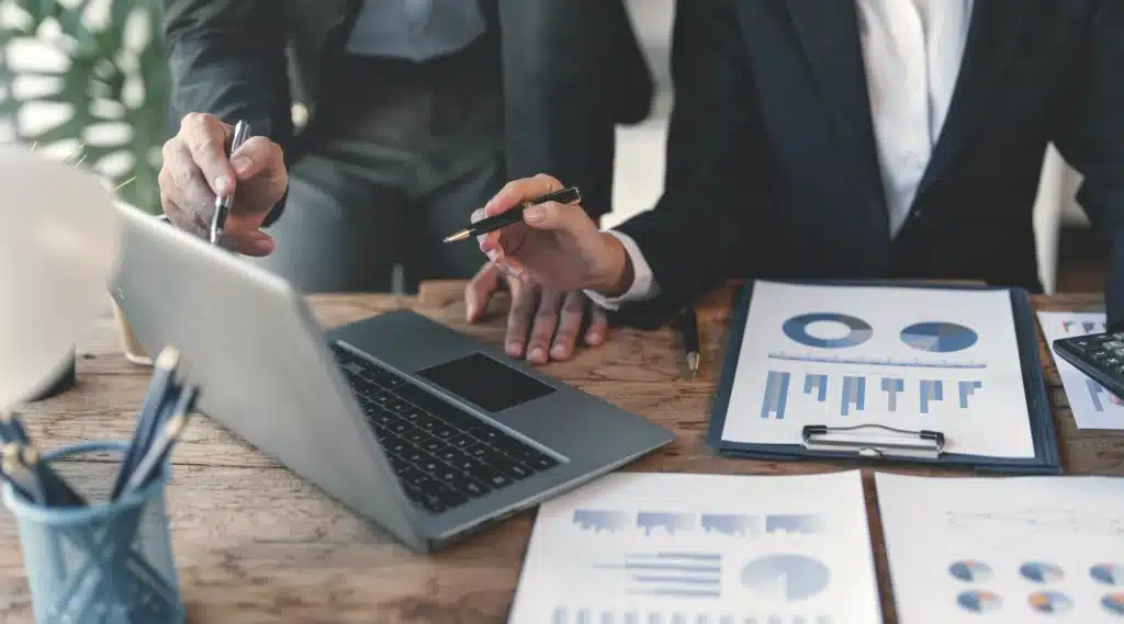 Where To Hire Experts For Online Reputation Consulting?